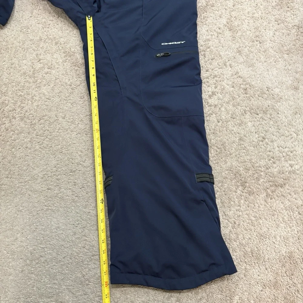 Oakley size men